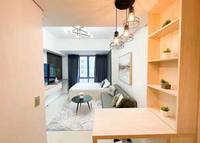 38 Park Avenue Right In The Heart Of It Park Cebu, 55 Inches Tv, Wifi, Lower Floor On 5th Floor *