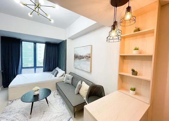 38 Park Avenue Right In The Heart Of It Park Cebu, 55 Inches Tv, Wifi, Lower Floor On 5th Floor