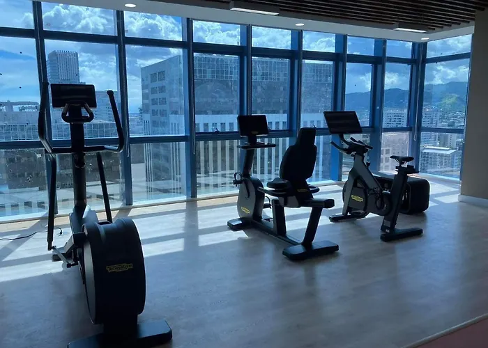 38 Park Avenue Right In The Heart Of It Park Cebu, 55 Inches Tv, Wifi, Lower Floor On 5th Floor